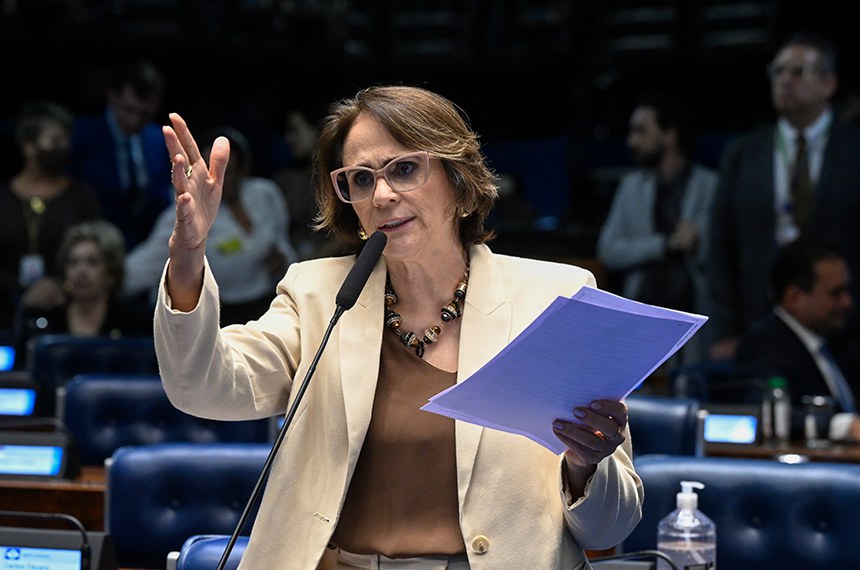 À bancada, em pronunciamento, senadora Damares Alves (Republicanos-DF).