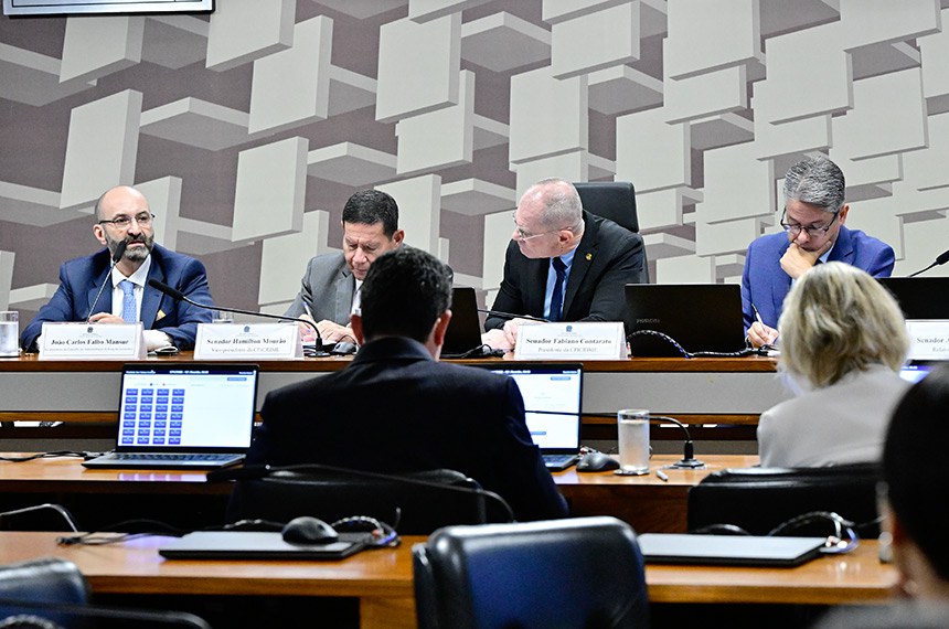 Mesa: 
ex-presidente do Conselho de Administração da Reag Investimentos, João Carlos Falbo Mansur;
vice-presidente da CPICRIME, senador Hamilton Mourão (Republicanos-RS);
presidente da CPICRIME, senador Fabiano Contarato (PT-ES);
relator da CPICRIME, senador Alessandro Vieira (MDB-SE).