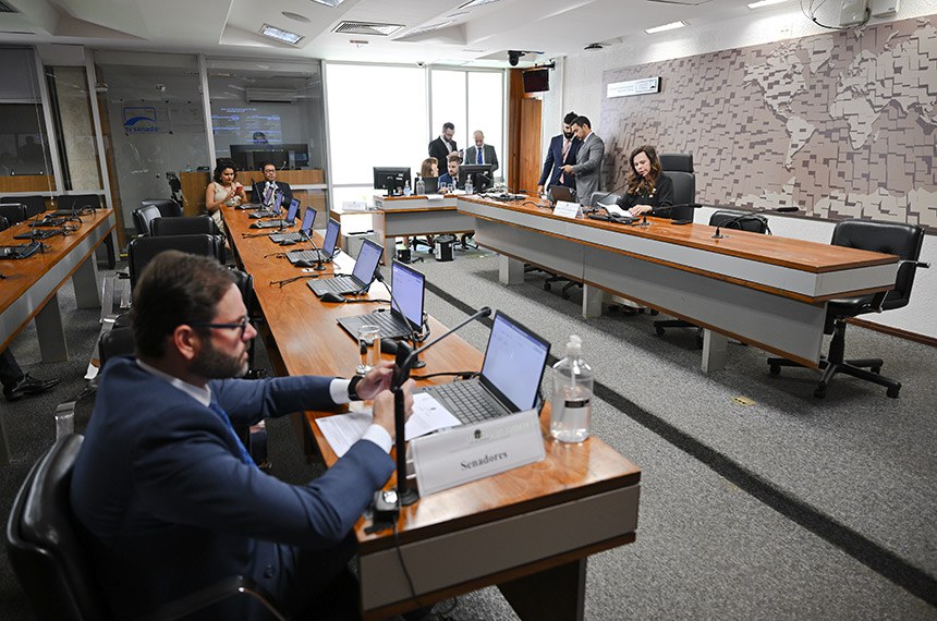 À bancada, relator do PL 159/2026, senador Jorge Seif (PL-SC).