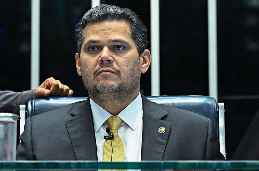 Mesa: 
presidente do Senado Federal, senador Davi Alcolumbre (União-AP).