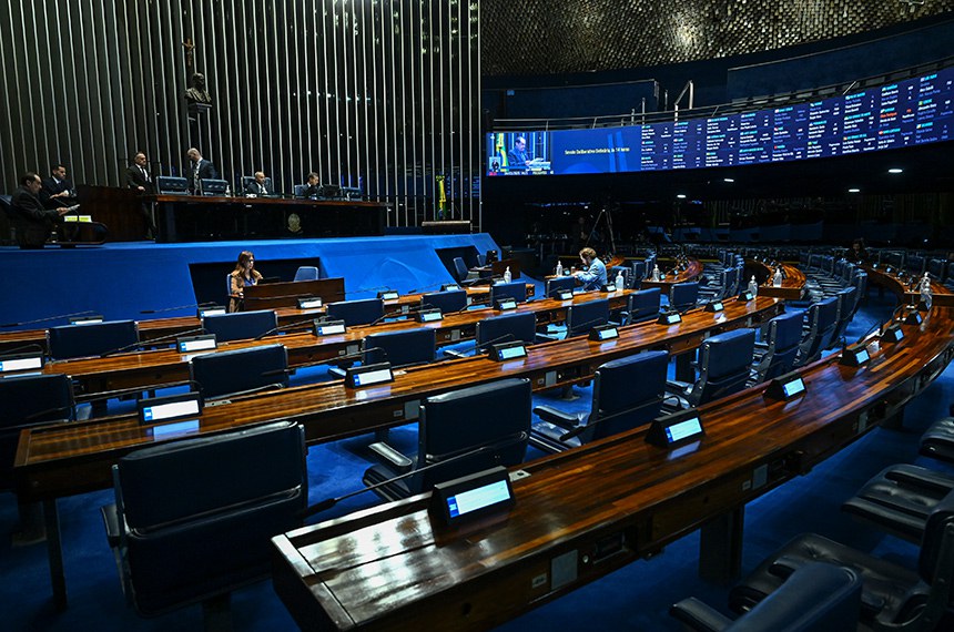 Mesa: 
1º suplente da Mesa do Senado Federal, senador Chico Rodrigues (PSB-RR), conduz sessão; 
secretário-geral adjunto da Mesa do Senado Federal, José Roberto Leite de Matos.