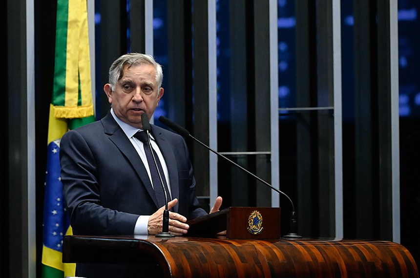 Em discurso, à tribuna, senador Izalci Lucas (PL-DF).