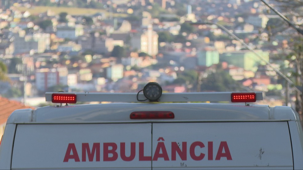 Ambulância; resgate — Foto: TV Globo