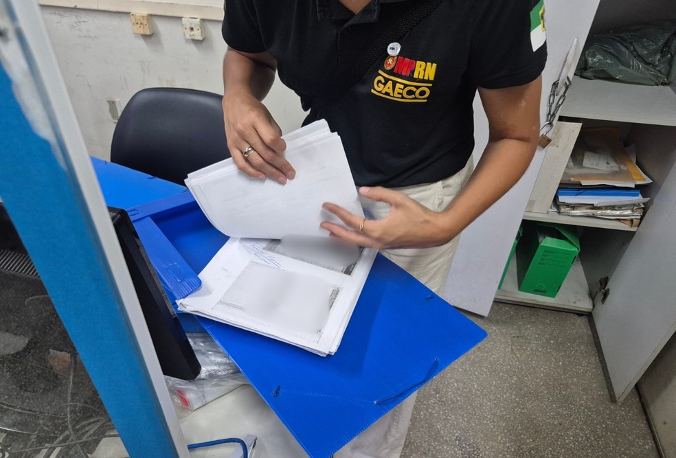 Operação do MP cumpre mandados contra grupo suspeito de inserir dados falsos no sistema do Detran-RN — Foto: MPRN/Divulgação