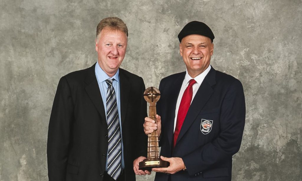 Brasília (DF), 17/04/2026 - Na foto Oscar Schmidt e outra lenda do basquete, Larry Bird (e) Jogador de basquete Oscar Schmidt morre aos 68 anos em São Paulo.
Foto: Oscar Schmidt/Instagram