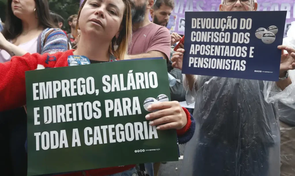 São Paulo (SP) 24/05/2024 - Manifestação de professores com a APEOESP no MASP na avenida Paulista.

Foto: Paulo Pinto/Agencia Brasil