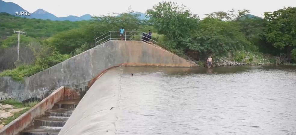Barragem da Farinha, em Patos, na Paraíba — Foto: Reprodução / TV Cabo Branco