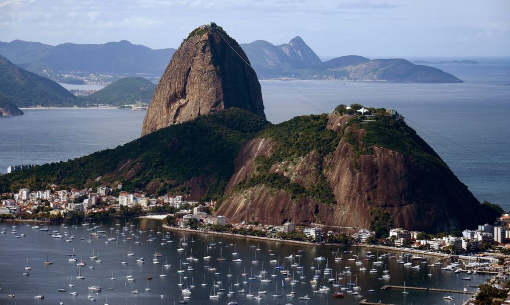 Vista do Pão de Açúcar e enseada de Botafogo