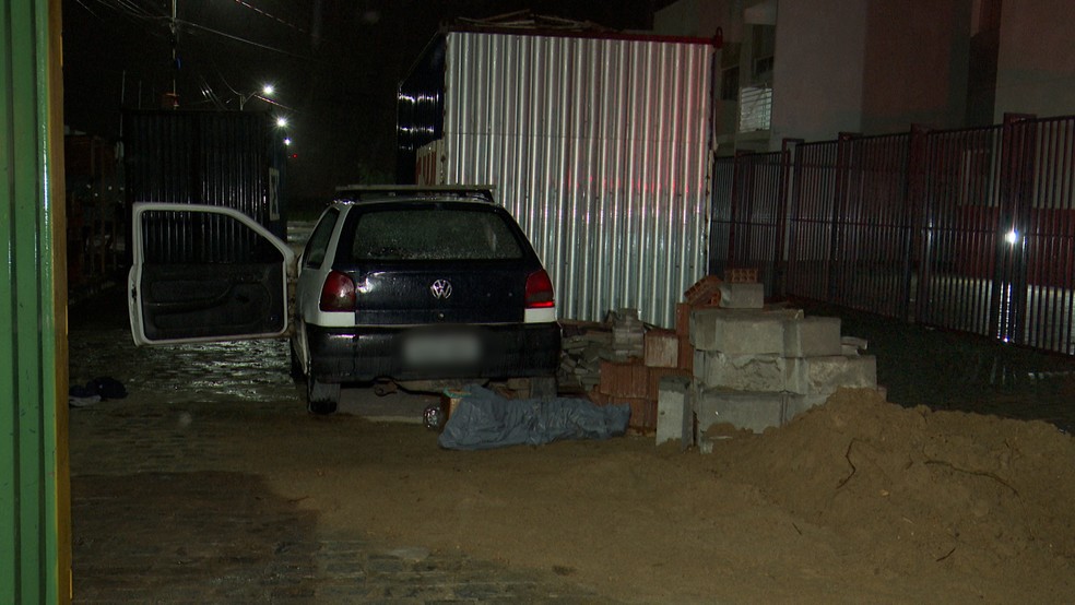 Dois homens morrem em confronto com a polícia após assalto em obra, em Campina Grande — Foto: Reprodução/TV Paraíba