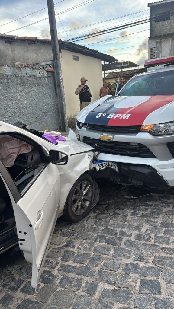 Cinco pessoas são presas após perseguição e colisão com viatura, em João Pessoa — Foto: Divulgação/Polícia Militar da Paraíba