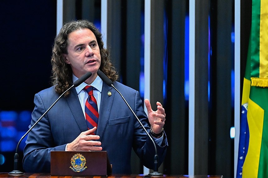 Em discurso, à tribuna, senador Veneziano Vital do Rêgo (MDB-PB).