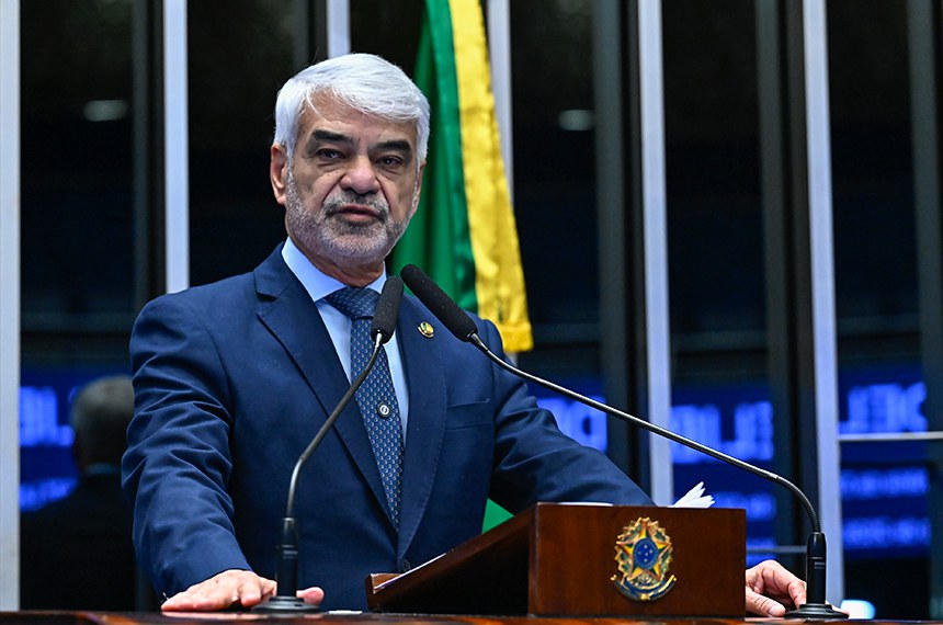 Em discurso, à tribuna, senador Humberto Costa (PT-PE).