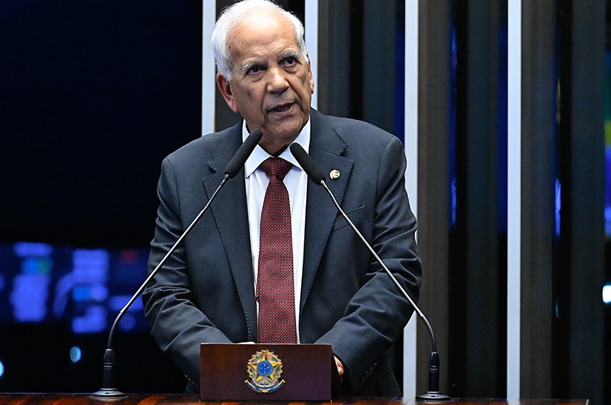 Em discurso, à tribuna, senador Oriovisto Guimarães (PSDB-PR).