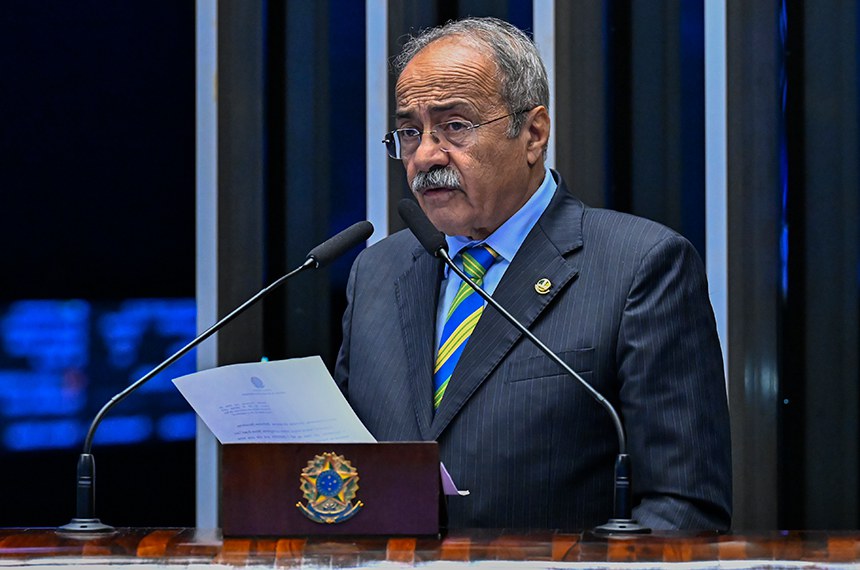 Em discurso,  à tribuna,  senador Chico Rodrigues (PSB-RR).
