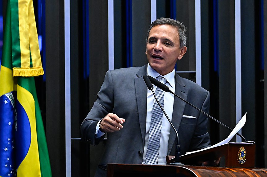 Em discurso, à tribuna, senador Marcio Bittar (PL-AC).