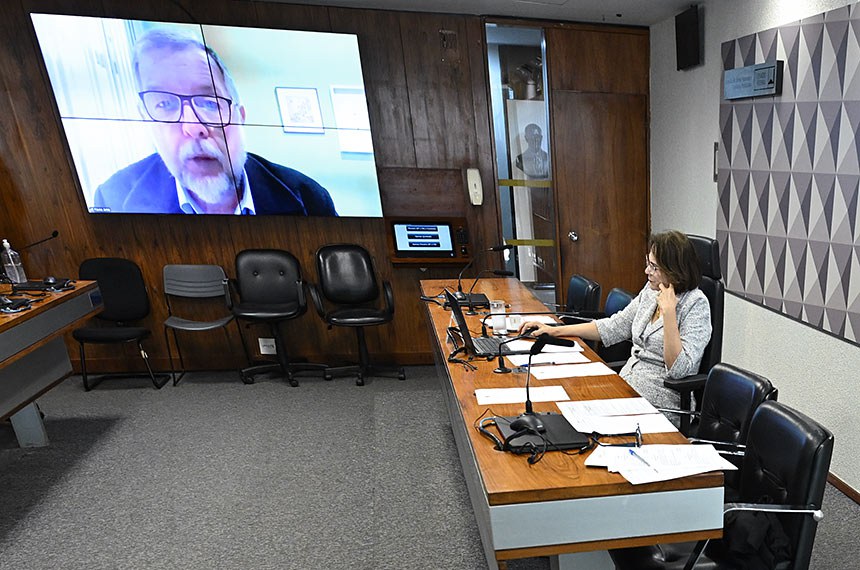 Mesa: 
presidente da CDH, senadora Damares Alves (Republicanos-DF).