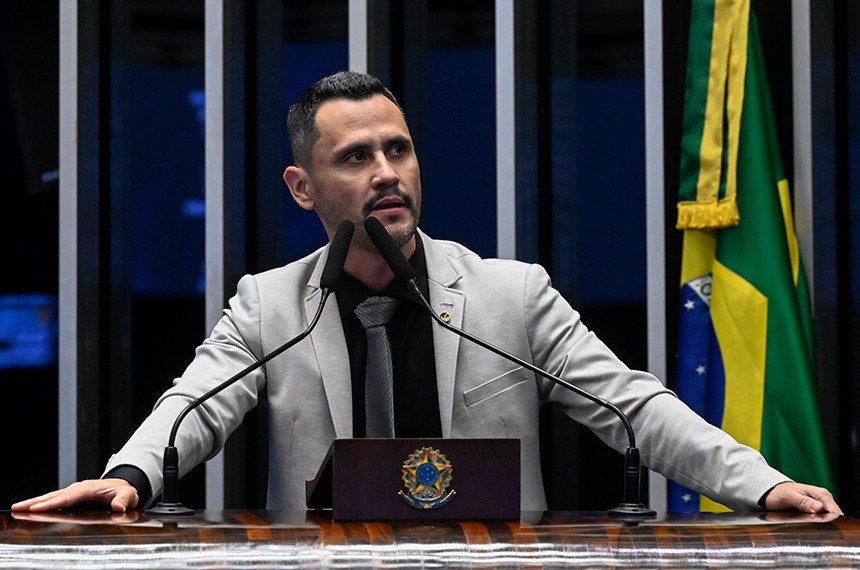 Em discurso, à tribuna, senador Cleitinho (Republicanos-MG).
