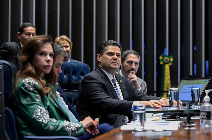 Participam: 
senador Hamilton Mourão (Republicanos-RS); 
senadora Tereza Cristina (PP-MS).