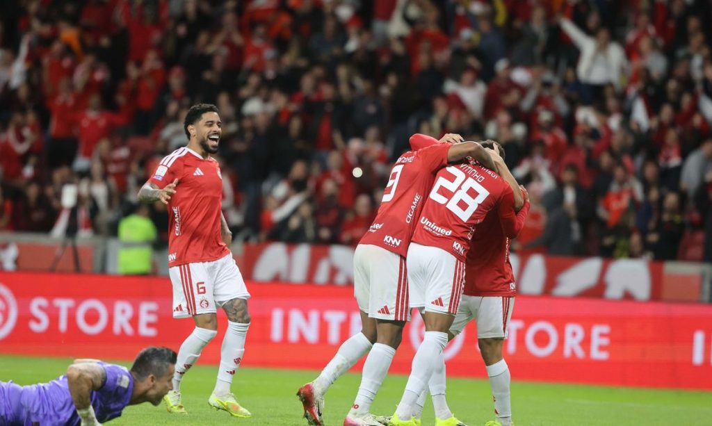 Internacional faz 2 a 0 no Fluminense, pelo Brasileirão, em 03/05/2026