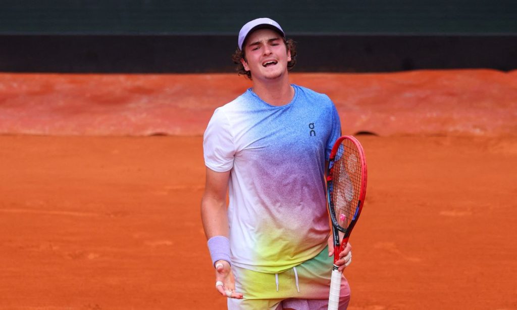 Tennis - French Open - Roland Garros, Paris, France - May 31, 2025
Brazil's Joao Fonseca reacts during his third round match against Britain's Jack Draper REUTERS/Denis Balibouse