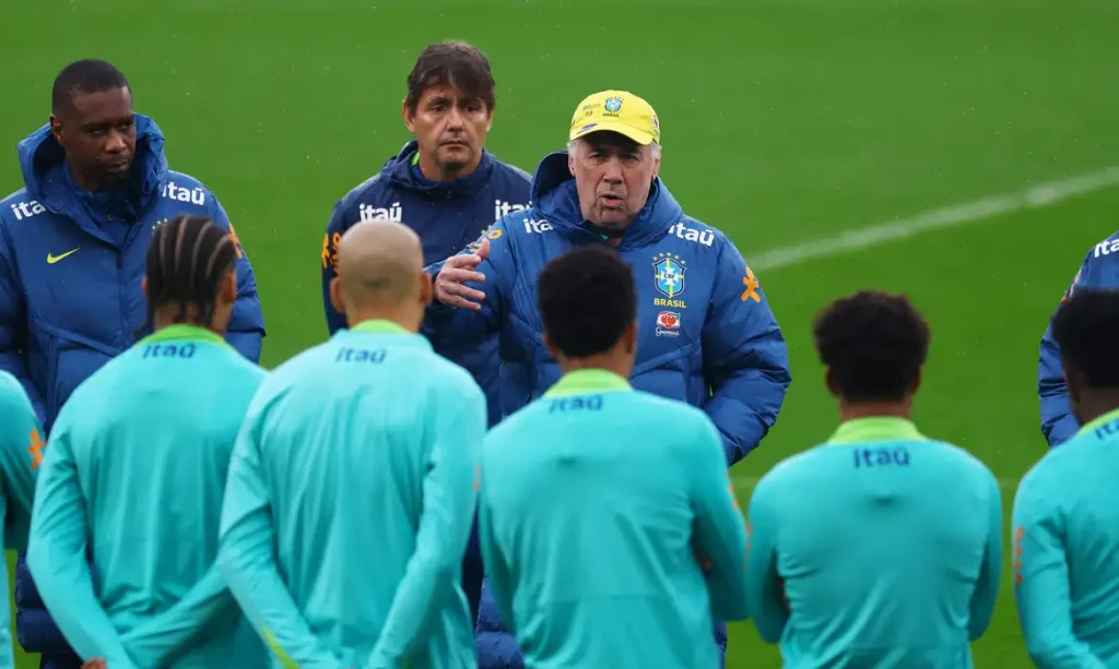 Ancelotti comanda treino do Brasil em Londres
 14/11/2025   Action Images via Reuters/Matthew Childs