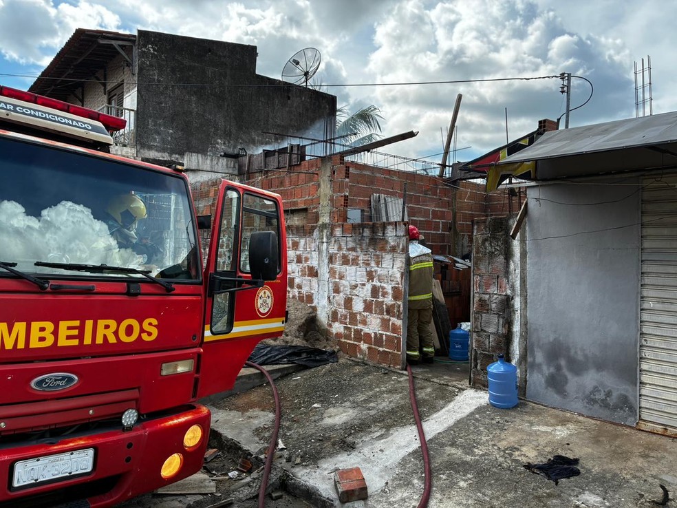 Explosão em residência deixa um ferido em Guarabira — Foto: Reprodução/Corpo de Bombeiros
