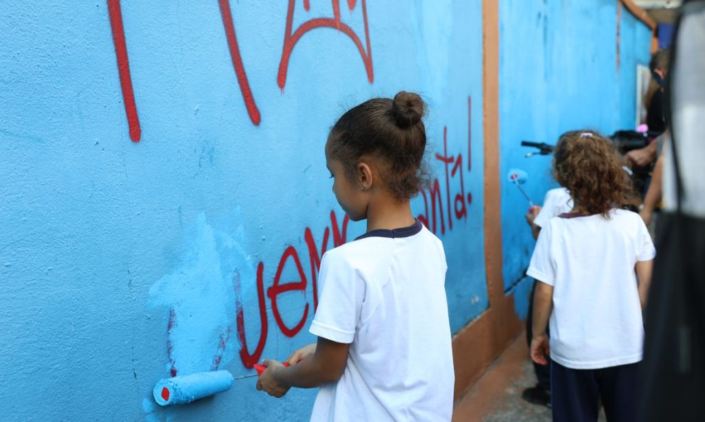 São Paulo (SP), 25/11/2025 - Ato em defesa da EMEI Antônio Bento, da escola pública, da educação antiracista e contra a intolerância religiosa, a violência policial e o abusod e poder. Foto: Rovena Rosa/Agência Brasil