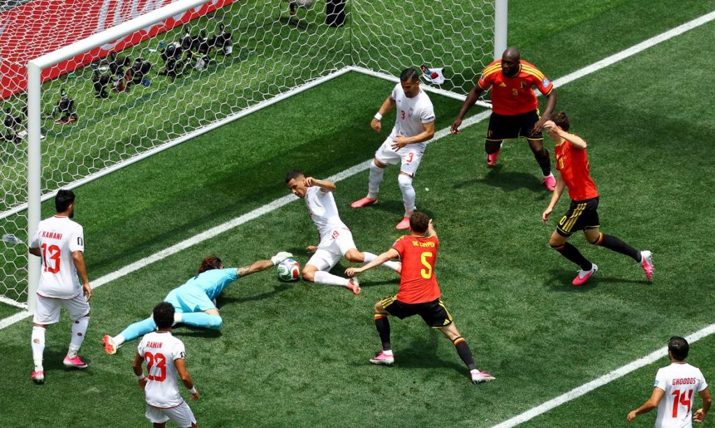 Soccer Football - FIFA World Cup 2026 - Group G - Belgium v Iran - Los Angeles Stadium, Inglewood, California, U.S. - June 21, 2026 Iran's Alireza Beiranvand in action with Belgium's Maxim De Cuyper, Iran's Ali Nemati and Belgium's Hans Vanaken as he makes a save REUTERS/Lisi Niesner TPX IMAGES OF THE DAY