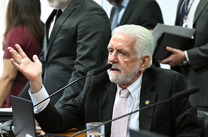 Mesa: 
senador Jaques Wagner (PT-BA) - em pronunciamento.