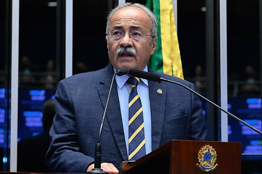 Em discurso, à tribuna, senador Chico Rodrigues (PSB-RR).