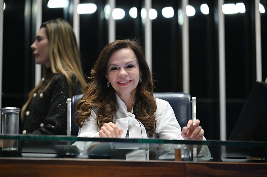 Presidente e requerente desta sessão, senadora Professora Dorinha Seabra (União-TO) à mesa.
