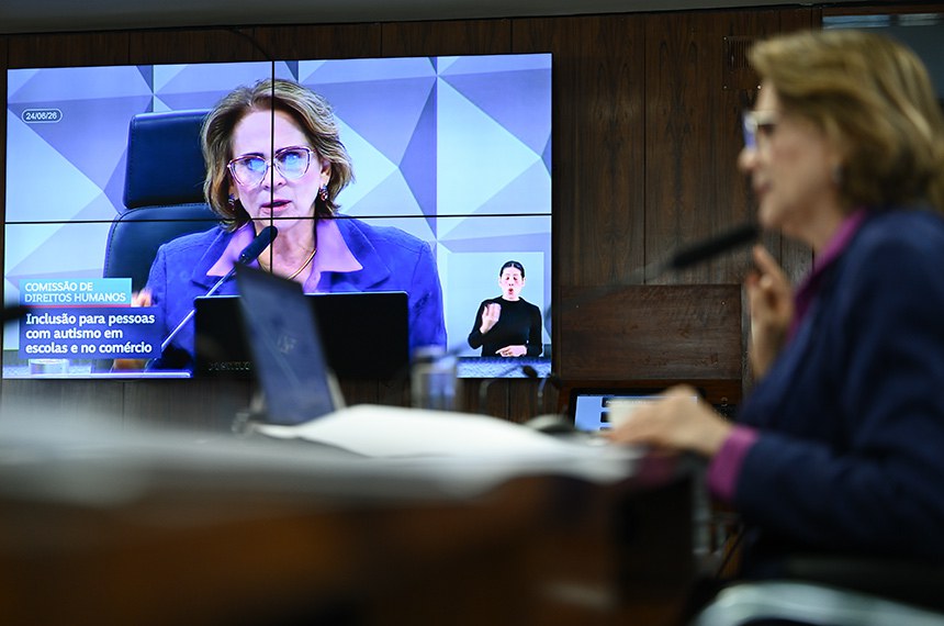 Mesa:
presidente da CDH, senadora Damares Alves (Republicanos-DF).