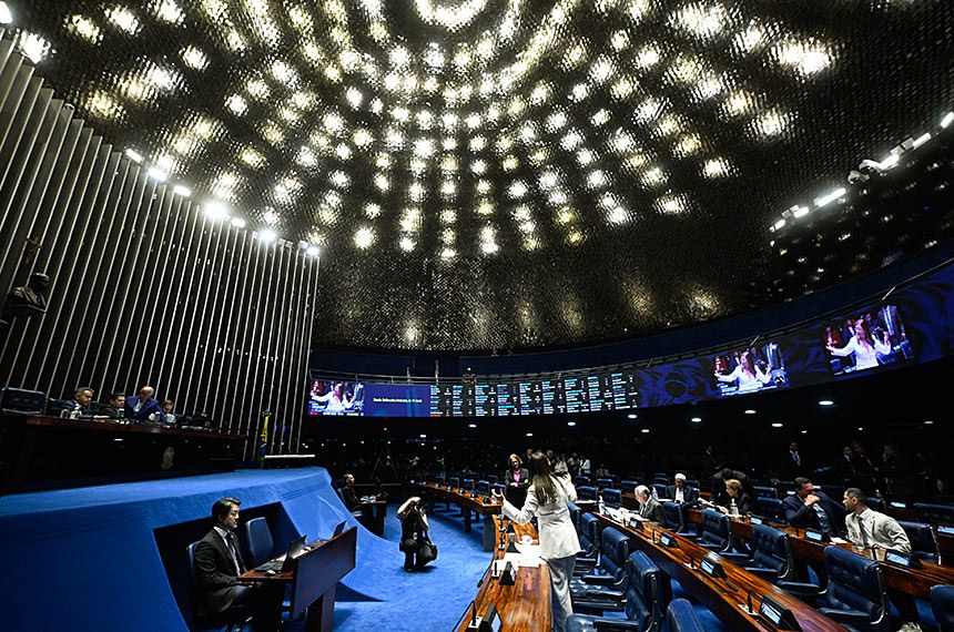 Mesa:
presidente do Senado Federal, senador Davi Alcolumbre (União-AP) conduz sessão.