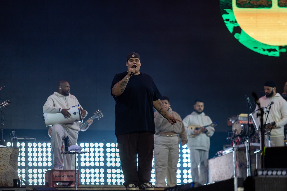 Menos é Mais embalou uma arena lotada na Festa do Peão de Americana 2026 na noite deste domingo (7) — Foto: Thomaz Marostegan