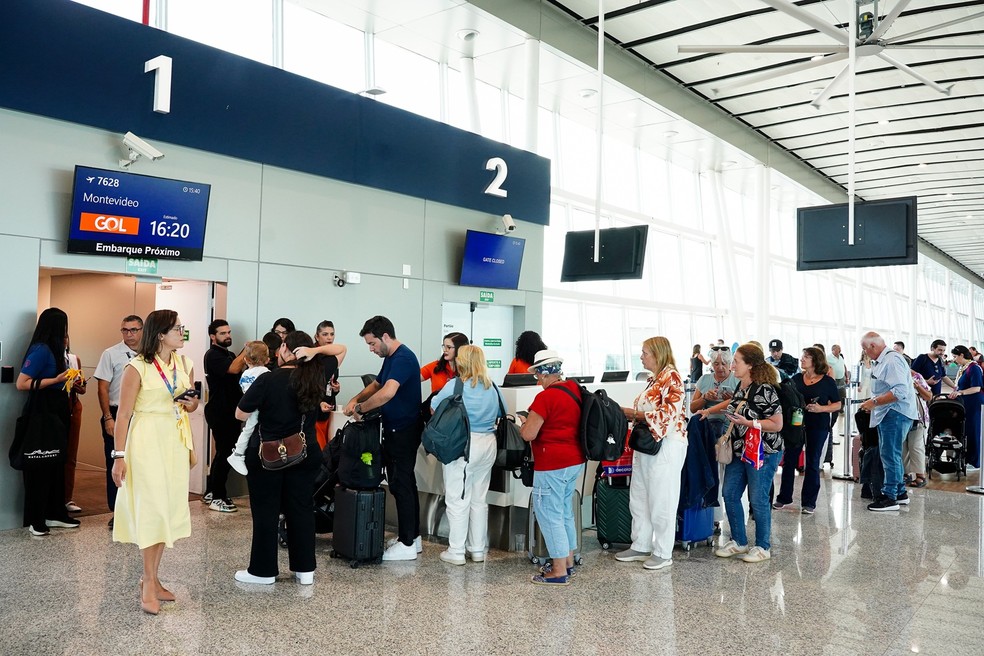 Passageiros de voo internacional no Aeroporto de Natal — Foto: Edu Rocha