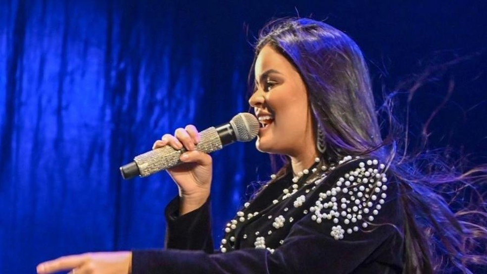 Danieze Santiago em show — Foto: Reprodução/Instagram