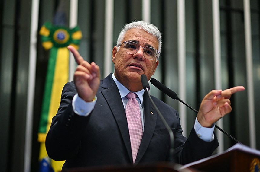 Em discurso, à tribuna, senador Eduardo Girão (Novo-CE).