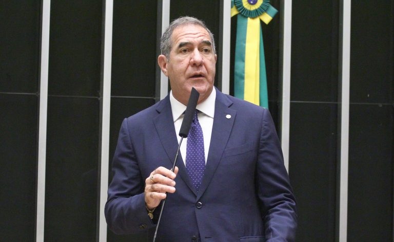 Deputado Luiz Gastão (PSD-CE) fala no Plenário da Câmara dos Deputados