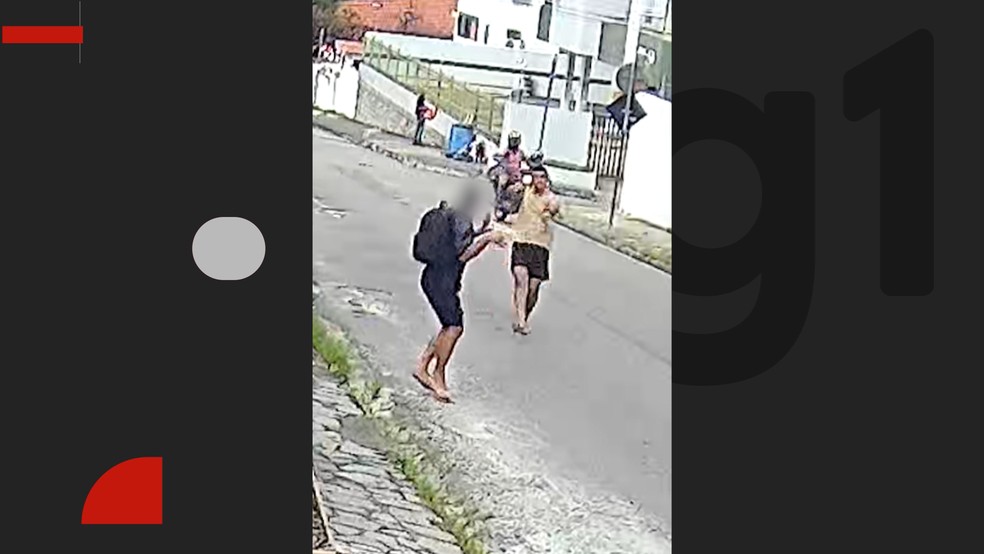 Adolescente é perseguido por policial à paisana em João Pessoa — Foto: Reprodução circuitos de segurança.