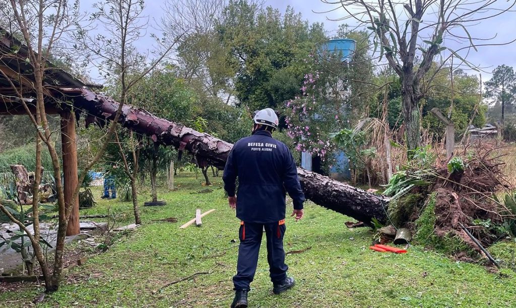 Eldorado do Sul (RS), 13/07/2026 - A Defesa Civil de Porto Alegre segue mobilizada em apoio ao município de Eldorado do Sul, atingido por um forte temporal com granizo e vendaval, que levou à decretação de Situação de Emergência.. Foto: Defesa Civil POA/Divulgação