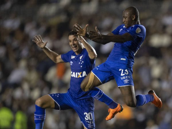 Os gols foram marcados por Sassá (2), Léo e Thiago Neves (Foto: Mauro Pimentel/AFP)