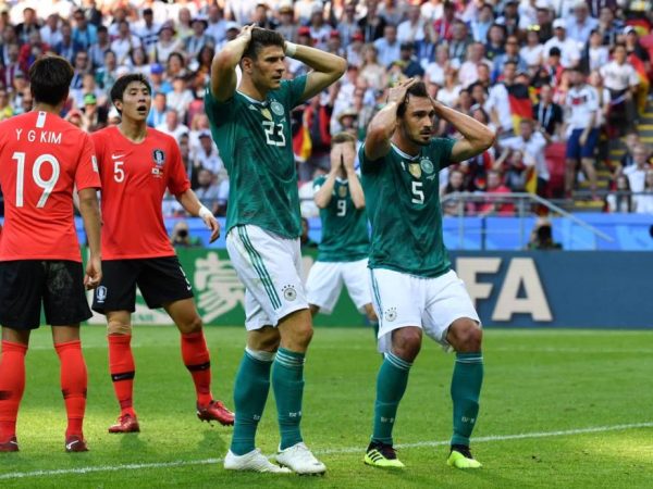 Atual campeã do mundo não conseguiu exibir o futebol consistente que todos se acostumaram a ver há quatro anos (Foto: SAEED KHAN / AFP)