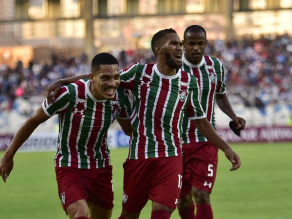 Os gols do Fluminense foram marcados por Everaldo e Luciano — Foto: Pedro Tapia/AFP