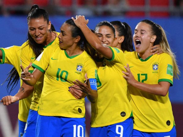 Brasil chegou aos seis pontos e assegurou a classificação como terceira colocada — Foto: Philippe HUGUEN / AFP