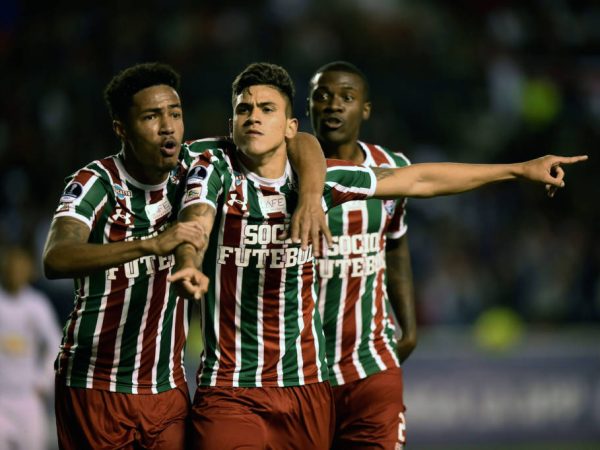 Gol de Pedro no final da partida deu classificação ao Fluminense (Foto: Rodrigo Buendia/AFP)