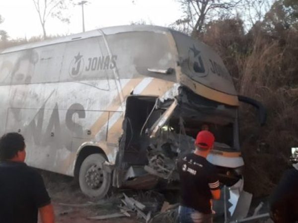 Cantor não estava no veículo. Acidente foi registrado na região de Tuntum, no Maranhão — Foto: Divulgação/Redes Sociais.