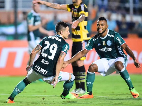 Willian anotou um dos gols do Palmeiras e foi o melhor campo pelo Alviverde (Foto: Djalma Vassão/GazetaPress)