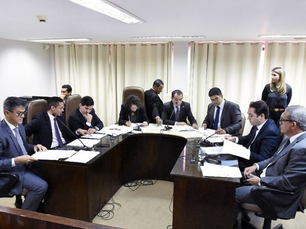 Reunião da Comissão de Constituição, Justiça e Redação (CCJ) — Foto: Eduardo Maia