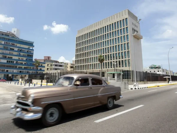 Fachada da Embaixada dos EUA em Havana, Cuba