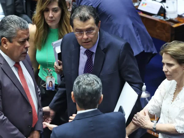 Brasília (DF), 12/12/2024 - O senador Eduardo Braga durante sessão do Senado Federal deliberativa extraordinária. Foto: Antônio Cruz/Agência Brasil